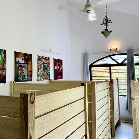 פונה Hostel Lifespace- Twin Bungalow With Pods, Bunks, Private Rooms, Cowork & Cafe מראה חיצוני תמונה