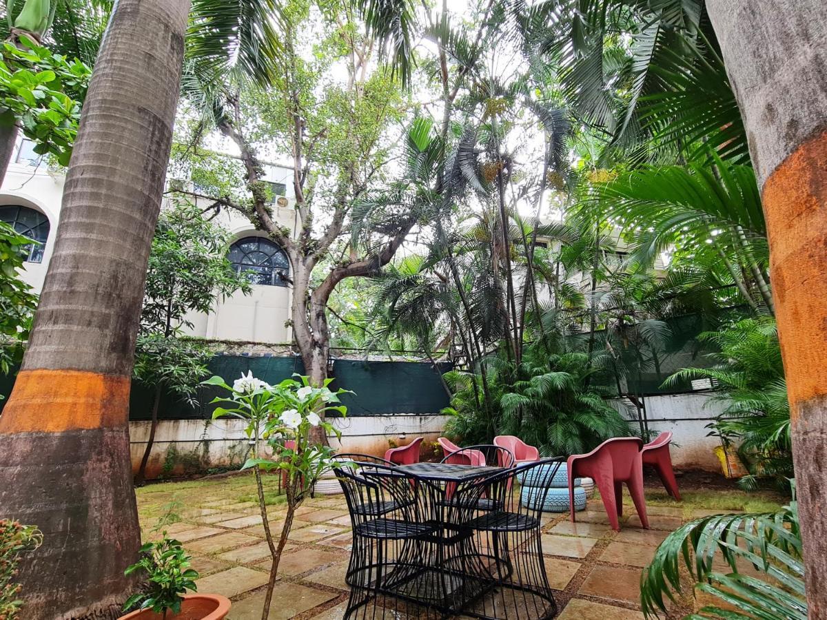פונה Hostel Lifespace- Twin Bungalow With Pods, Bunks, Private Rooms, Cowork & Cafe מראה חיצוני תמונה