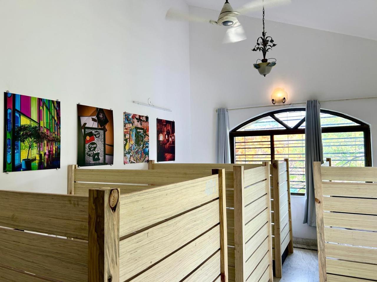פונה Hostel Lifespace- Twin Bungalow With Pods, Bunks, Private Rooms, Cowork & Cafe מראה חיצוני תמונה